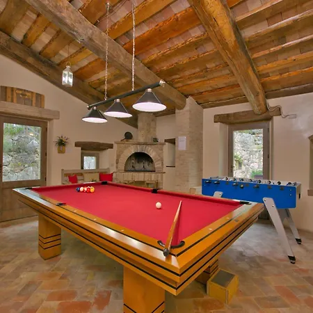 וילה Solace - Comfort Charm